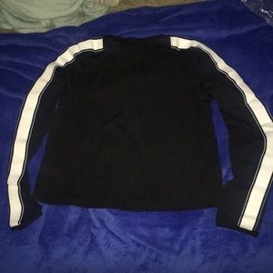 Black and white cropped tee